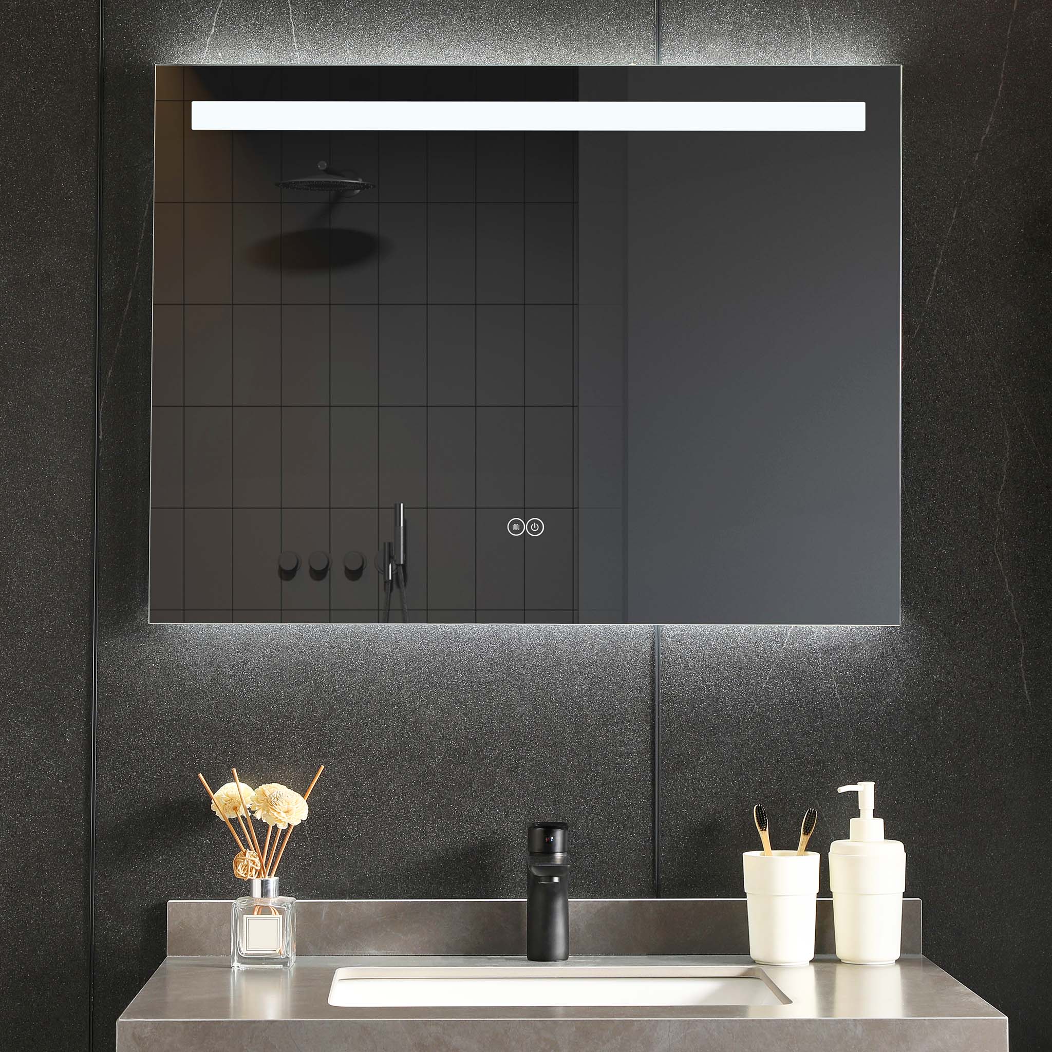 Baderomsspeil med LED-belysning og antiduggfunksjon