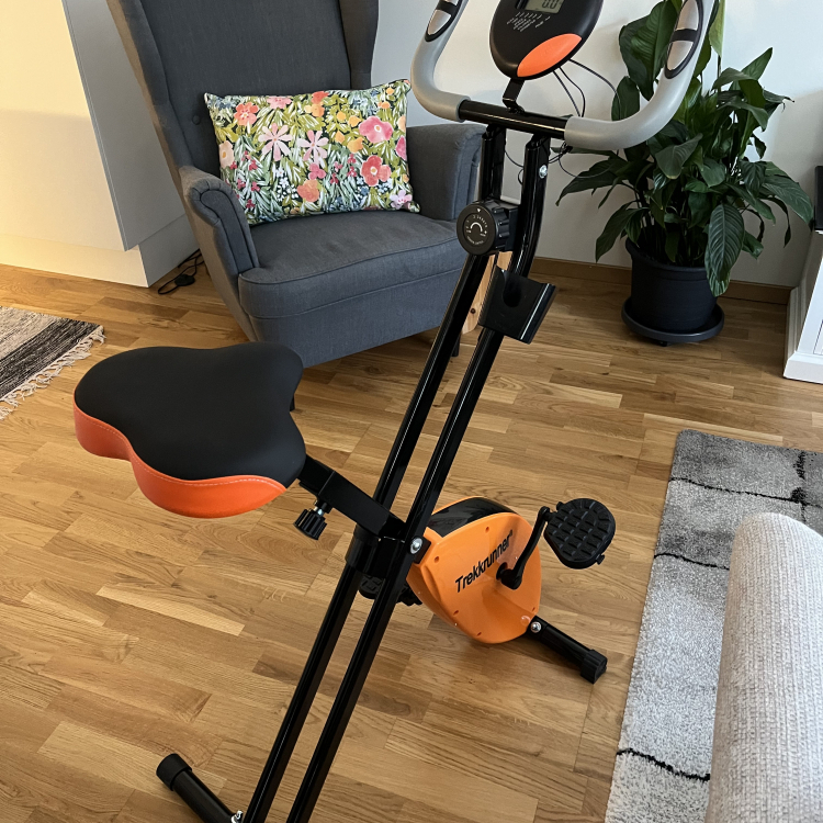 Kundebilde Sammenleggbar treningsykkel med magnetmotstand | Trekkrunner TD001X-1 | Trekkrunner TD001X-1