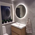 Kundebilde Rundt baderomsspeil 80cm - LED-belysning og anti-dugg