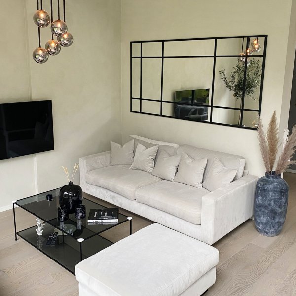 Stort helkroppsspeil | Sprayet | Sort ramme Stort helkroppsspeil | Sprayet | Sort ramme