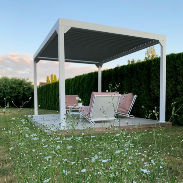 Hvit Pergola Premium | Åpningsbare lameller Hvit Pergola Premium | Åpningsbare lameller