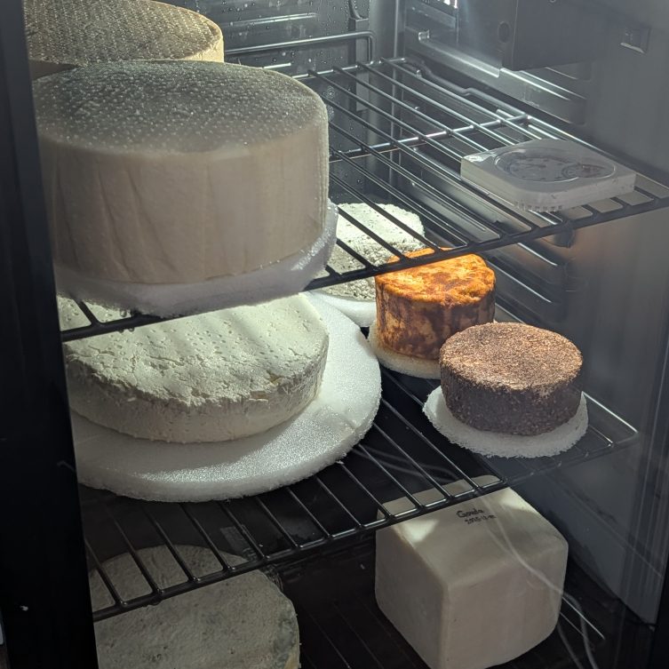 Kundebilde Frittst�ende minikj�leskap for 110 bokser