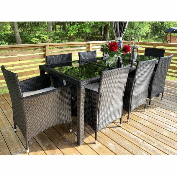 Spisegruppe utembler med 8 stoler | Puter inkludert | Kunstrotting