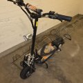 Kundebilde Elektrisk sparkesykkel 1000W med sete | 38 km/t | Sammenleggbar | Lyfco