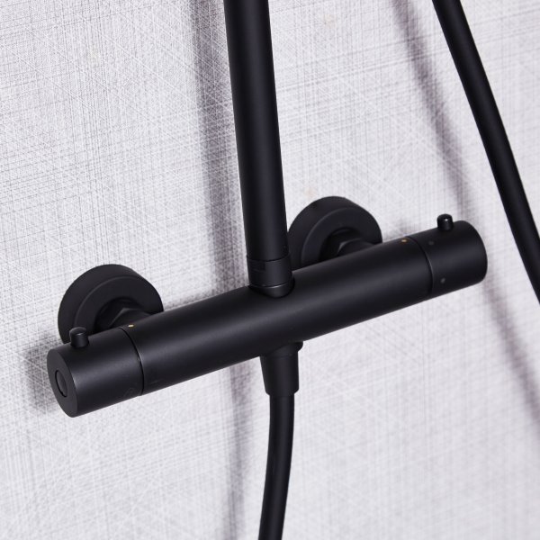 Takdusjsett med termostat svart | �30 cm takdusj, h�nddusj, CC 150/160 mm