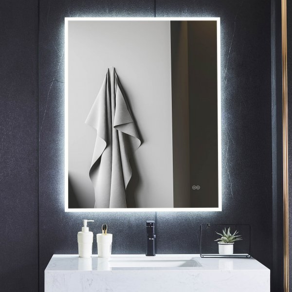 Speil med LED-belysning og antiduggfunksjon Speil med LED-belysning og antiduggfunksjon