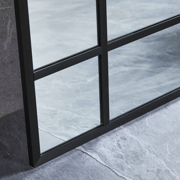 Stort helkroppsspeil | Sprayet | Sort ramme Stort helkroppsspeil | Sprayet | Sort ramme