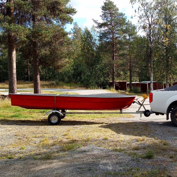 Båttilhenger med vinsj | Maksimal lastekapasitet 380 kg | 400x183cm Båttilhenger med vinsj | Maksimal lastekapasitet 380 kg | 400x183cm