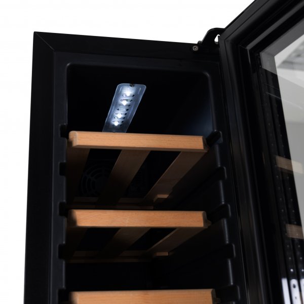 Vinkjøler for 18 flasker | Ekstra stillegående | LED-belysning | 25 cm smal Vinkjøler for 18 flasker | Ekstra stillegående | LED-belysning | 25 cm smal