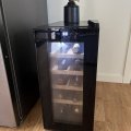 Kundebilde Vinkj�ler 10 flasker | Ekstra lydl�s | LED-belysning | 26,5 cm smal