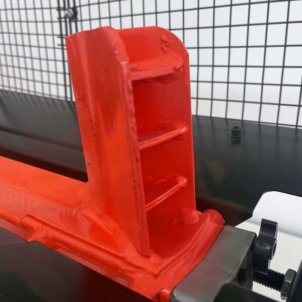 Vedkløyver 2200W | Trelengde opptil 52cm | Splittekraft 5 tonn Vedkløyver 2200W | Trelengde opptil 52cm | Splittekraft 5 tonn