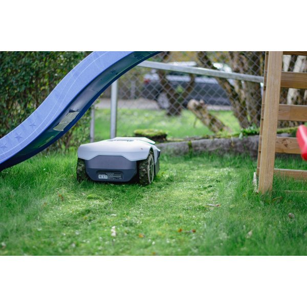 Robotgressklipper uten kantledning 3600 m² | Full-Band RTK + 4 AI-kameraer | ANTHBOT Genie 3000 Robotgressklipper uten kantledning 3600 m² | Full-Band RTK + 4 AI-kameraer | ANTHBOT Genie 3000