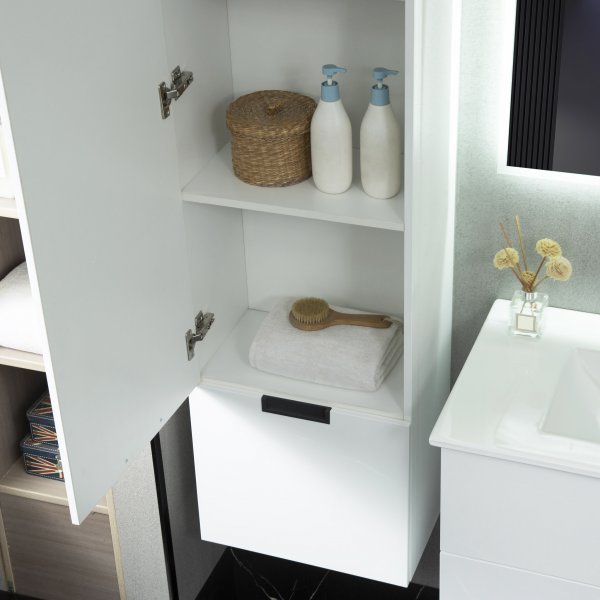 Baderomspakke | Kommode, skjenk og LED-speil | Mikser inkludert Baderomspakke | Kommode, skjenk og LED-speil | Mikser inkludert