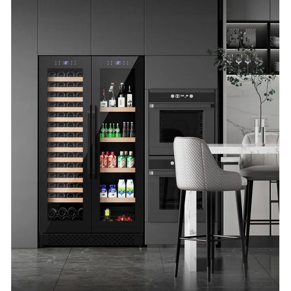 Stor vinkj�ler for 60 flasker og 218 bokser | Eksklusivt design med doble temperatursoner | 365 L