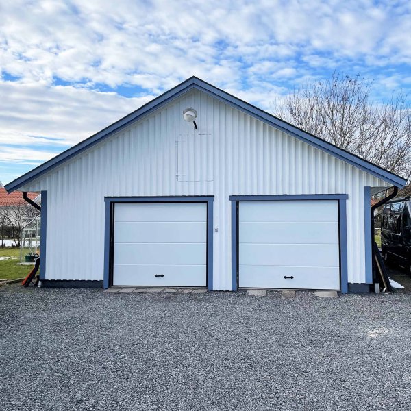 Garasjeport Skyvedr med fjernkontroll | 2,4m bred