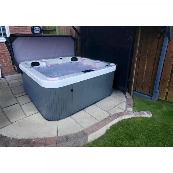 Utendørs spa Zeus – 6 personer med Balboa® & Lucite® | Lyfco Utendørs spa Zeus – 6 personer med Balboa® & Lucite® | Lyfco