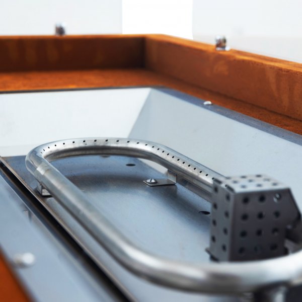 Gasoldrevet eldsted i cortenstål for utendørs bruk - Kalix Gasoldrevet eldsted i cortenstål for utendørs bruk - Kalix