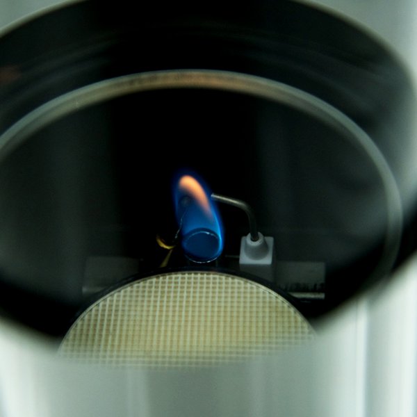 Gassdrevet terrassevarmer 13 kW | Pyramidformet | Svart Gassdrevet terrassevarmer 13 kW | Pyramidformet | Svart