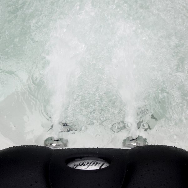 Spabad Karma WiFi - 5 personer | LED-stråler | Lyfco Spabad Karma WiFi - 5 personer | LED-stråler | Lyfco