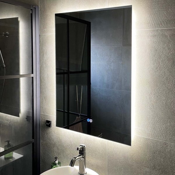 Baderomsspeil | LED-belysning | Antidugg og berøringskontroll | Rektangulær Baderomsspeil | LED-belysning | Antidugg og berøringskontroll | Rektangulær