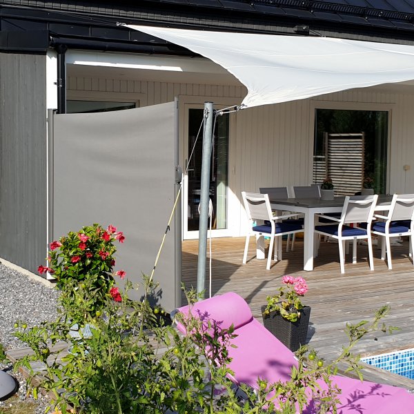 Høy sidemarkise 1,8x3m | Sol-, vind- og innsynsbeskyttelse | Metalcraft Høy sidemarkise 1,8x3m | Sol-, vind- og innsynsbeskyttelse | Metalcraft